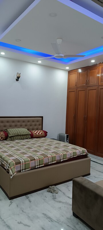 Bedroom in 3 BHK Independent House at RWA Apartments Sector 39, Sector 39 – for Rent