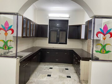 Kitchen in 2 BHK Builder Floor at Uppal Southend, Sector 49 – for Rent