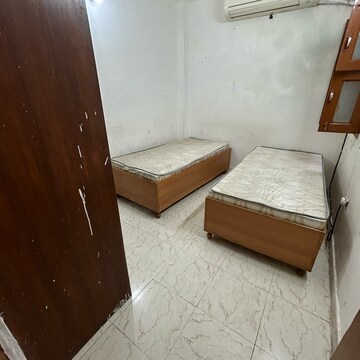 Room in 1 BHK Builder Floor at Kotla Mubarakpur – for Rent
