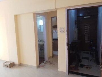 Room in 1.5 BHK Apartment at National Avenue, Kandivali East – for Rent