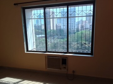 Room in 1.5 BHK Apartment at National Avenue, Kandivali East – for Rent