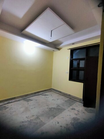 Master Bedroom in 1 BHK Builder Floor at Uttam Nagar – for Rent