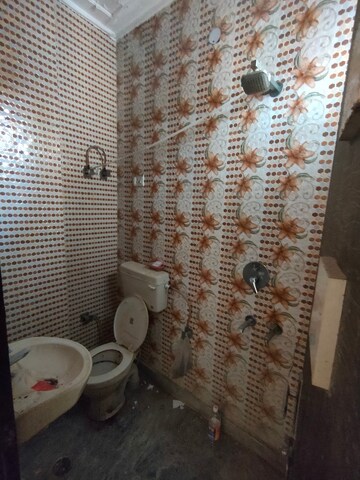 Bathroom in 3 BHK Builder Floor at Uttam Nagar – for Rent