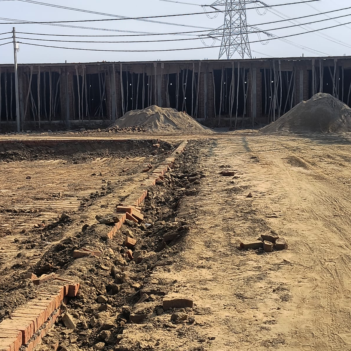 Plot For Sale in Shiv Kunj 