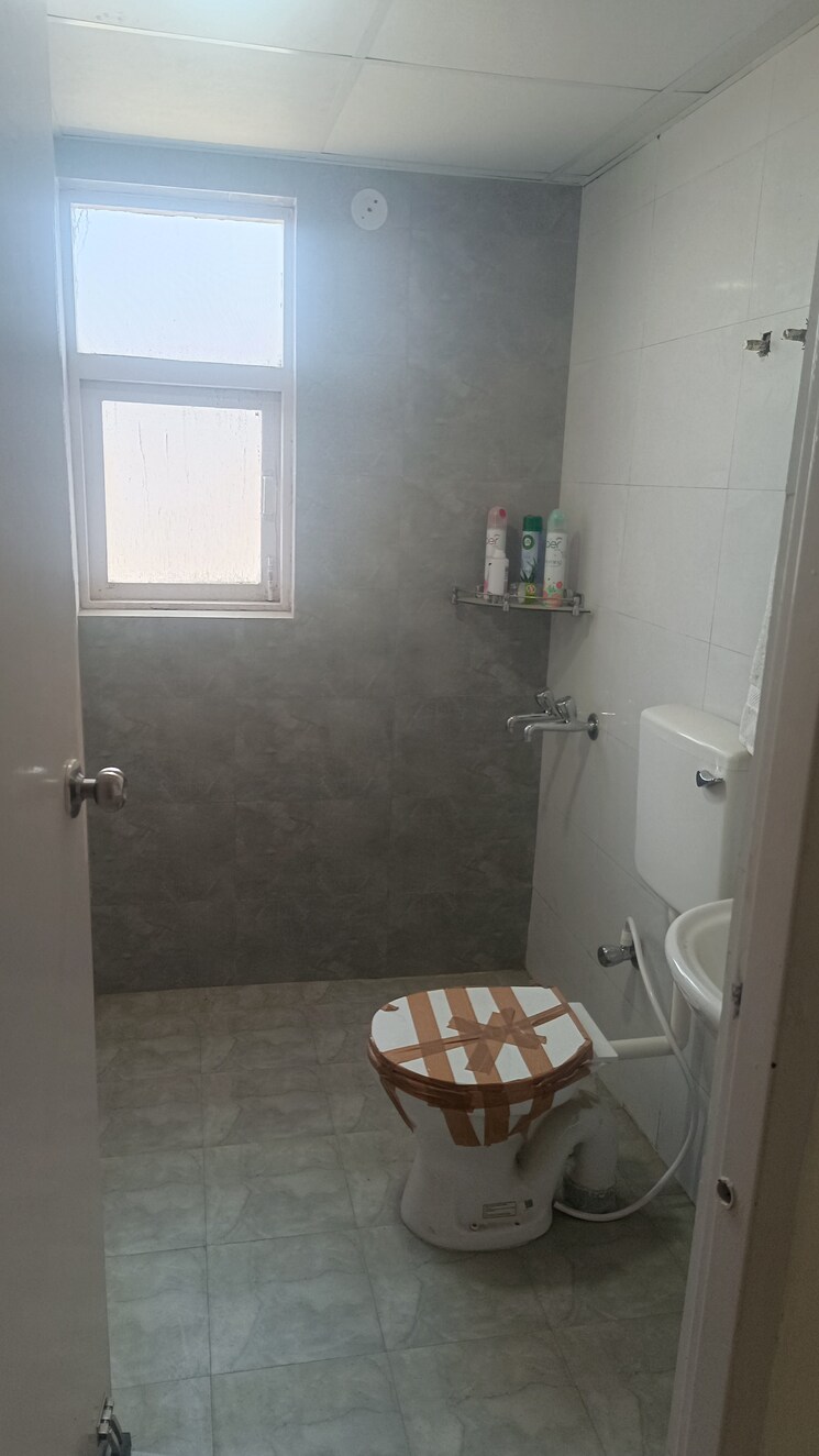 Bathroom, arttech-maulshree-heights 3 Bedroom 810 Sq.Ft. Apartment In Sector 84 Faridabad 7889431