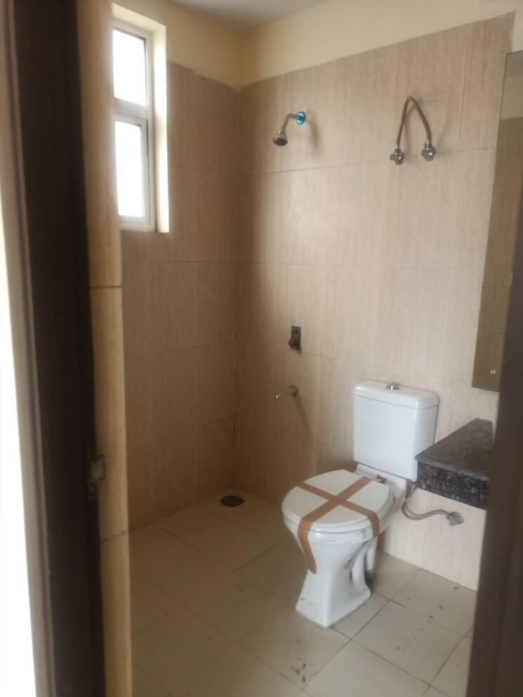Bathroom, ansal-highland-park 3 Bedroom 1762 Sq.Ft. Apartment In Sector 103 Gurgaon 7889493