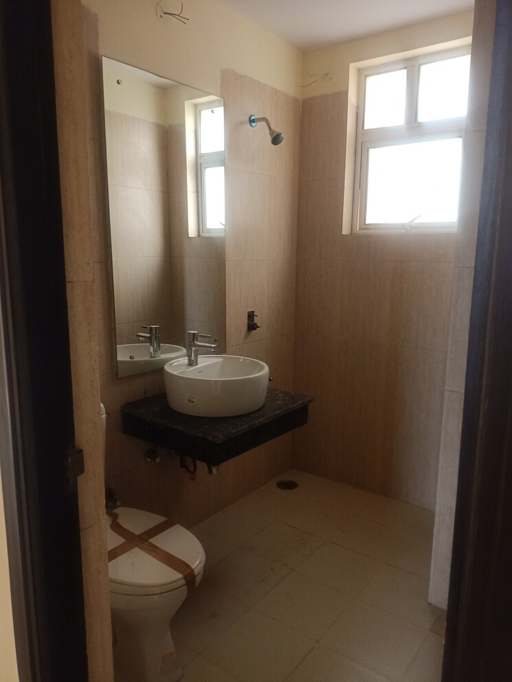 Bathroom, ansal-highland-park 3 Bedroom 1762 Sq.Ft. Apartment In Sector 103 Gurgaon 7889493