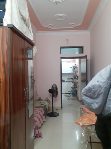 Living Room in 1.5 BHK Builder Floor at Sector 31 – for Rent