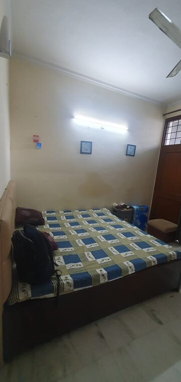 Master Bedroom in 2 BHK Builder Floor at Unitech South City 1, Sector 41 – for Rent