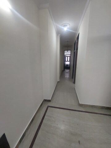 Room in 2 BHK Builder Floor at Gujranwala Town – for Rent