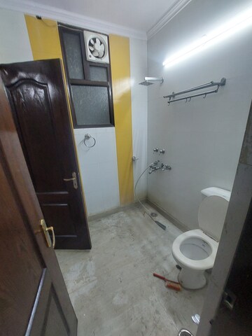 Furnished Amenities in 2 BHK Builder Floor at Gujranwala Town – for Rent