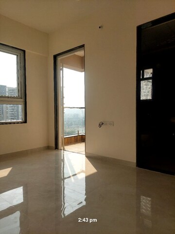 Room in 2 BHK Apartment at Treasure Park, Satara Road – for Rent