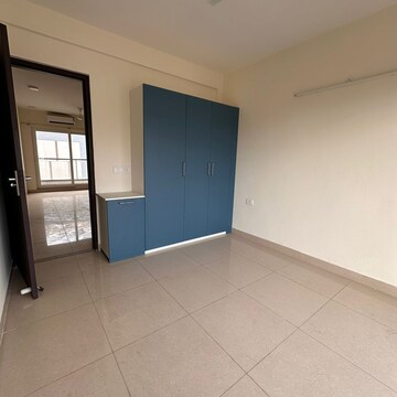Room in 3 BHK Apartment at Breez Flora Avenue 33, Sohna Sector 33 – for Rent