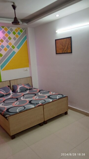 Bedroom in 1 RK Builder Floor at Minarch Tower, Sector 44 – for Rent