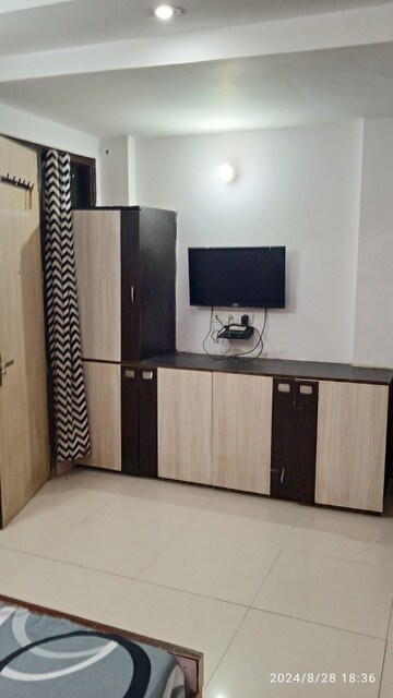 Bedroom in 1 RK Builder Floor at Minarch Tower, Sector 44 – for Rent