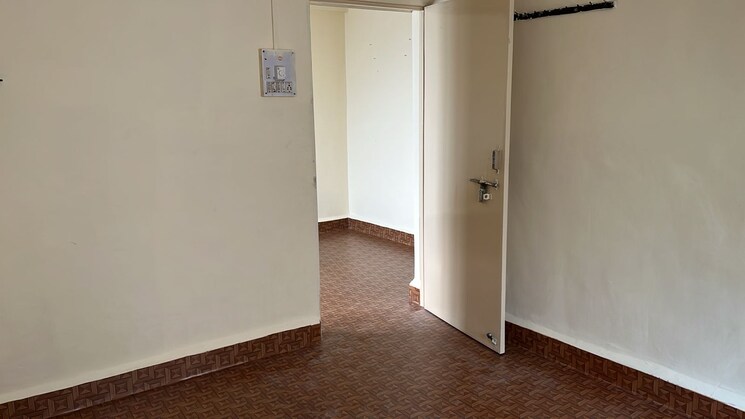 Room, shri-towars 1 Bedroom 700 Sq.Ft. Apartment In Aundh Pune 7889731