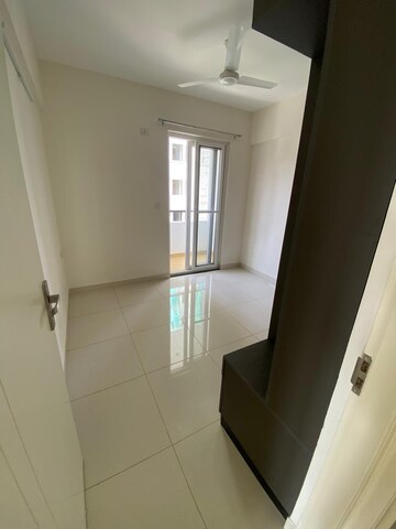 Room in 2.5 BHK Apartment at Thanisandra – for Rent