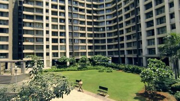 2 BHK Apartment For Sale in Kalpataru Aura, Ghatkopar West