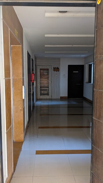Lift in 2 BHK Apartment at Lodha Splendora, Ghodbunder Road – for Rent