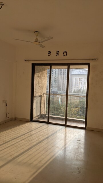 2 BHK Apartment For Rent in Lodha Splendora, Ghodbunder Road