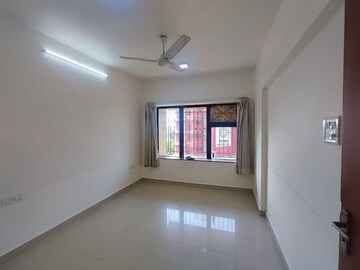Room in 3 BHK Apartment at Vastu Tower, Malad West – for Rent