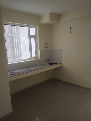 2 BHK Apartment For Rent in Pyramid Elite, Sector 86