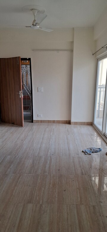 Furnished Amenities in 2 BHK Apartment at Amrapali Riverview, Amrapali Leisure Valley – for Sale