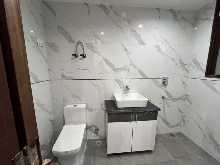 Bathroom, saket 2 Bedroom 1100 Sq.Ft. Builder Floor In Saket Delhi 7889902