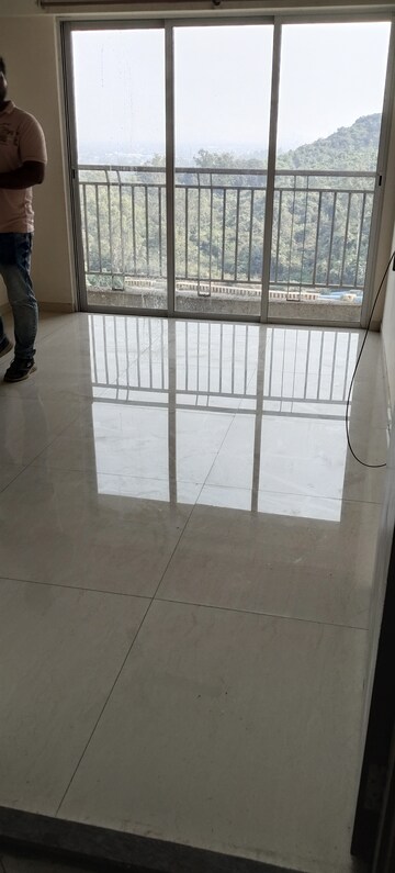 Room in 1 BHK Apartment at Bharat Ecovistas, Shilphata – for Rent