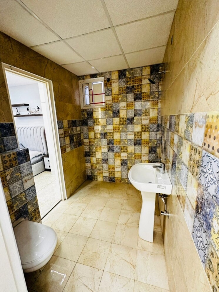 Bathroom, greater mohali 1 Bedroom 700 Sq.Ft. Apartment In Greater Mohali Mohali 7889979