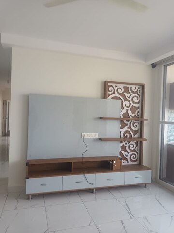 Room in 2.5 BHK Apartment at Mantri Lithos, Thanisandra – for Rent