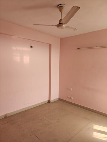 Room in 2 BHK Apartment at Omaxe Heights, Sector 86 – for Rent
