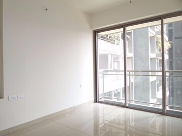 Room in 2.5 BHK Apartment at Wadhwa The Address Boulevard, Ghatkopar West – for Sale