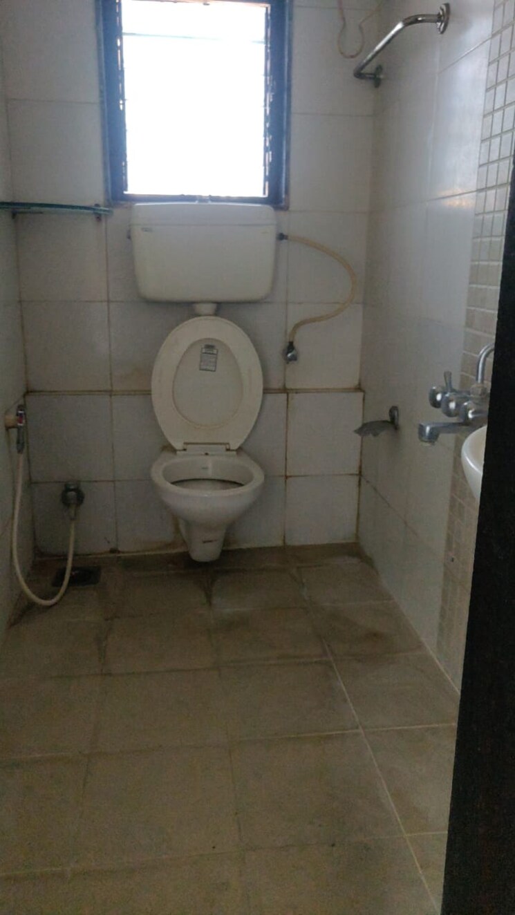Bathroom, manpada 2 Bedroom 584 Sq.Ft. Apartment In Manpada Thane 7890006
