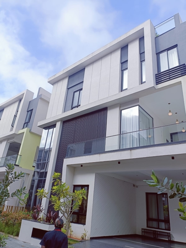 5 BHK + Pooja Room,Servant Room,Study Room,Extra Room Villa For Sale in Next Property