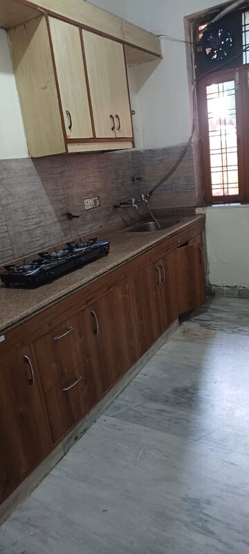 Master Bedroom in 1 BHK Builder Floor at Sector 47 – for Rent