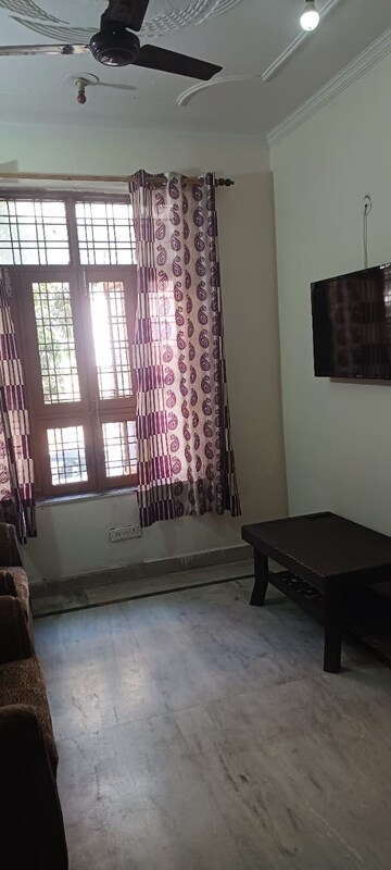 Living Room in 1 BHK Builder Floor at Sector 47 – for Rent