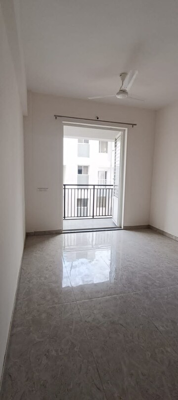 Room in 3 BHK Apartment at Godrej Rejuve, Mundhwa – for Rent
