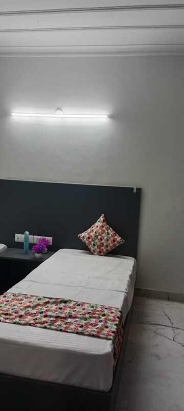 Furnished Amenities in  Pg at Sector 27 – for Rent