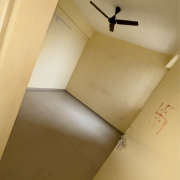 Room in 3 BHK Apartment at Conscient Habitat Residences, Sector 79 – for Rent
