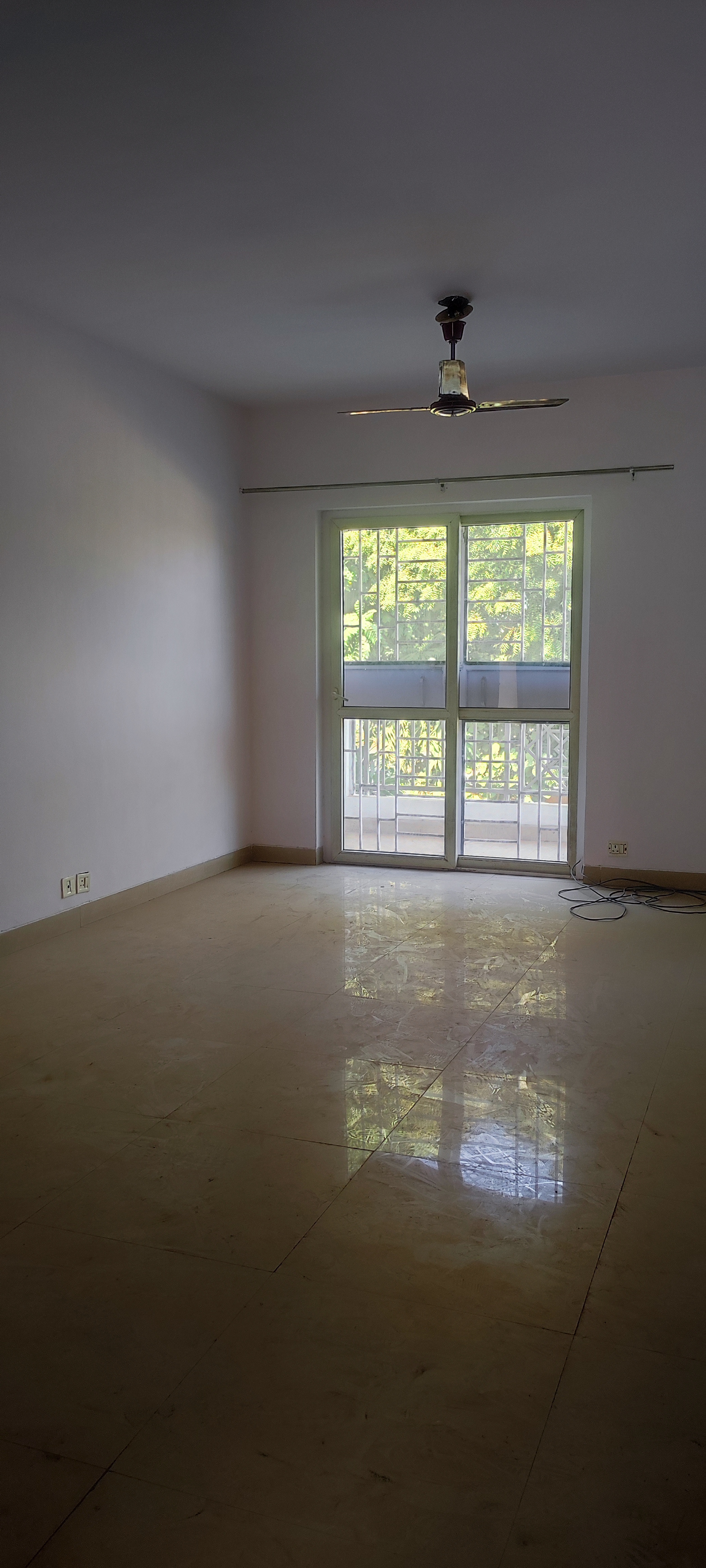 4 BHK + Pooja Room,Servant Room,Study Room,Extra Room 300 Sq.Yd. Builder Floor in BPTP Parkland Sector 82