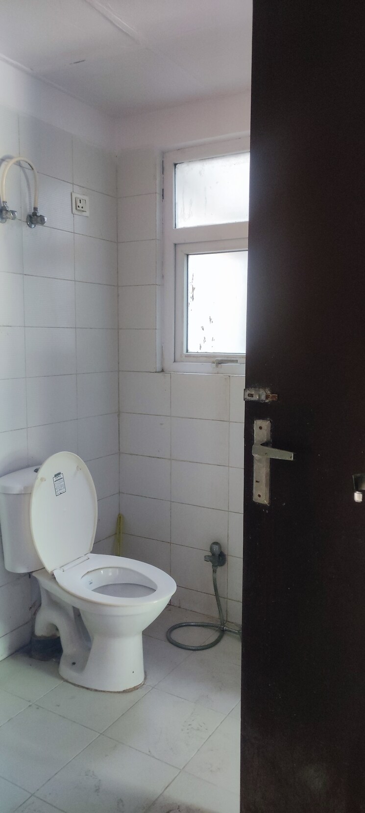 Bathroom, bptp-parkland-sector-82 4 Bedroom 300 Sq.Yd. Builder Floor In Sector 82 Faridabad 7890111