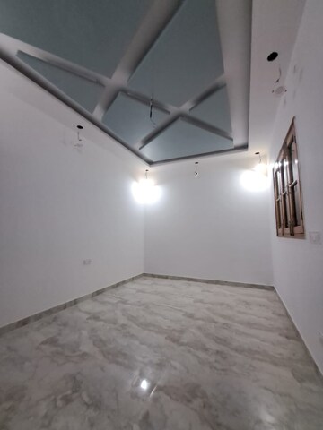 Room in 2 BHK Apartment at Andheri West – for Rent