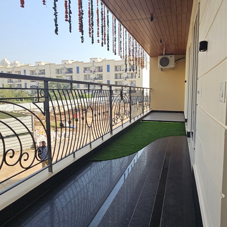 Balcony, somsons-imperial-towers 3 Bedroom 1654 Sq.Ft. Apartment In Kishanpura Zirakpur 7890213