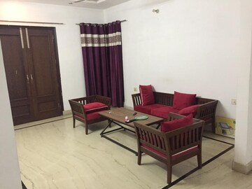 Living Room in 3 BHK Builder Floor at Sector 40 – for Rent