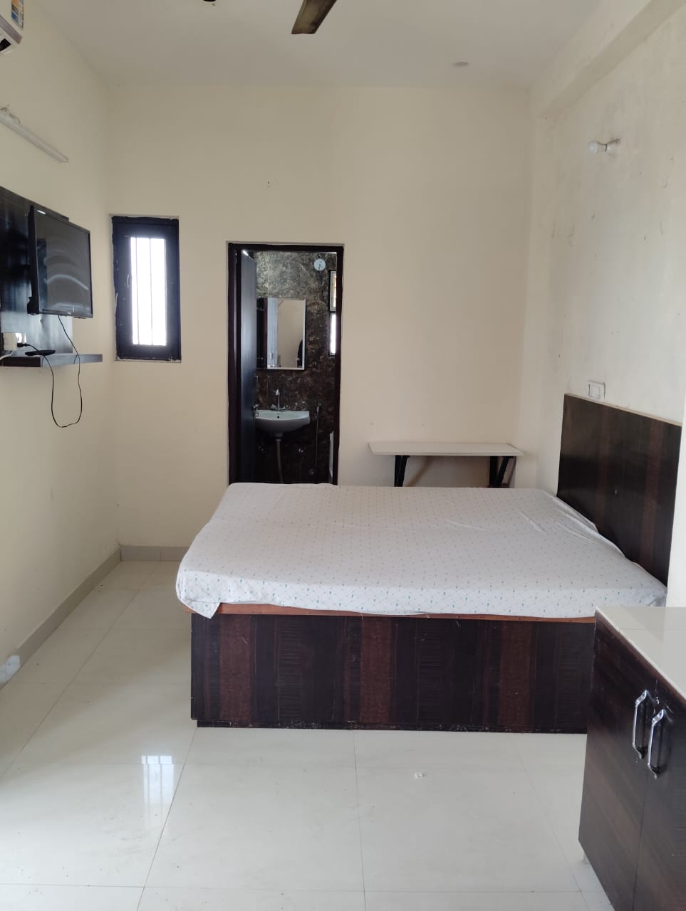 Pg For Boys & Girls in Mohyal Colony Gurgaon  7890230