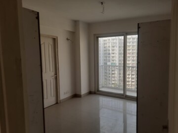 Room in 3 BHK Apartment at Shipra Srishti, Ahinsa Khand 1 – for Rent
