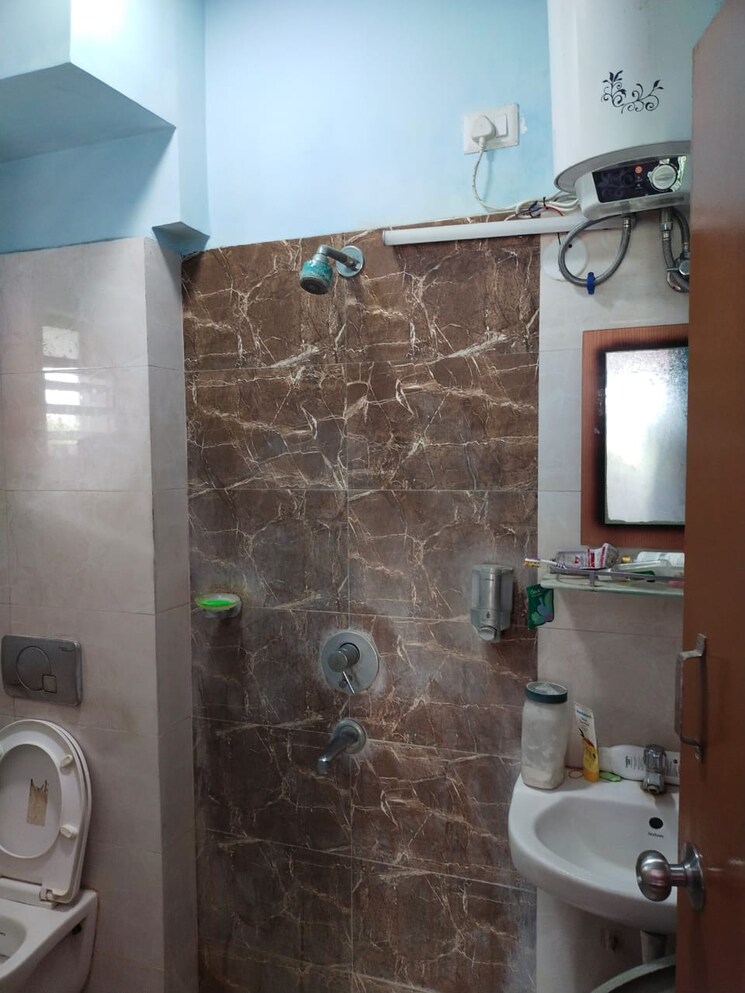 Bathroom, symphony-towers 3 Bedroom 1200 Sq.Ft. Apartment In Behala Kolkata 7890302