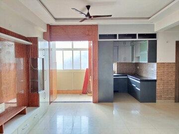 2 BHK Apartment For Rent in Saya Gold Avenue, Vaibhav Khand