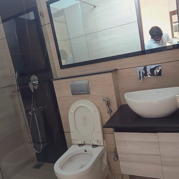 Bathroom, vipul-world-floors 3 Bedroom 1850 Sq.Ft. Apartment In Sector 48 Gurgaon 7890398